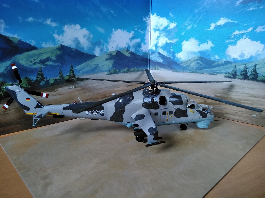 ハインド右向
