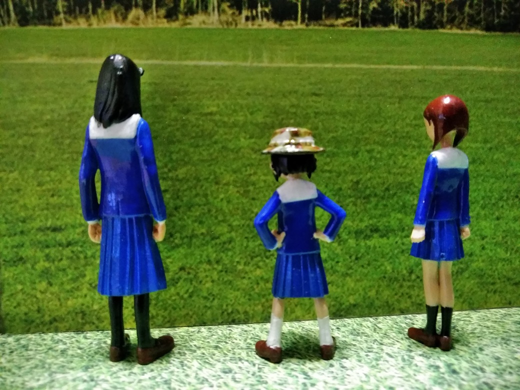電撃三人娘背面