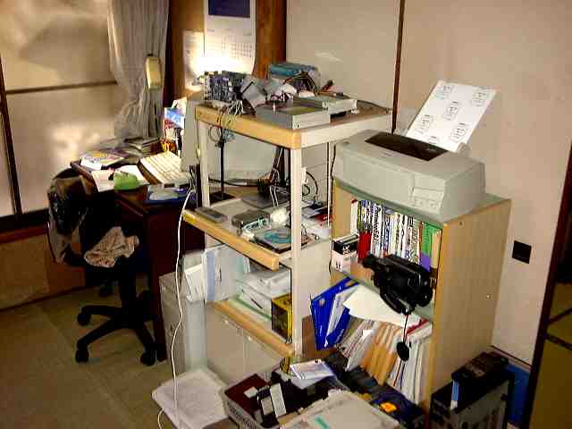 myroom2002_e.JPG (24854 oCg)