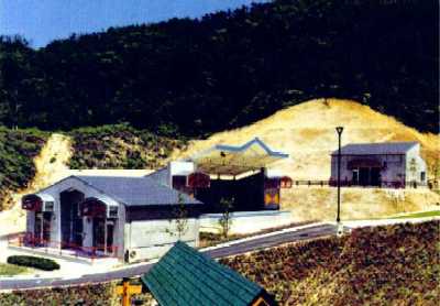 ���y�L��