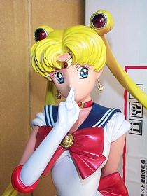 ぐおおおん美術館 海洋堂「1/4セーラームーン」塗装済み完成フィギュア