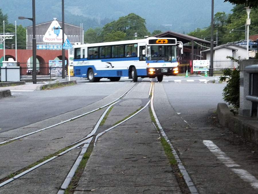 碓氷バス到着